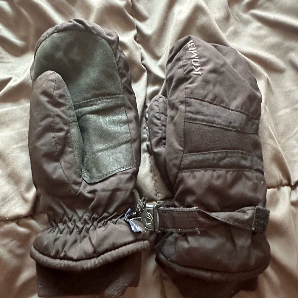 Small Kombi Ski gloves.